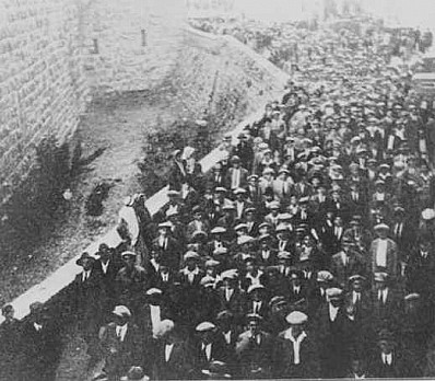 Pilgrimage to the Wailing Wall, Passover 1928